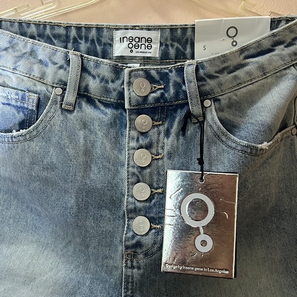 Woman’s Jean shorts size small - Picture 4 of 6